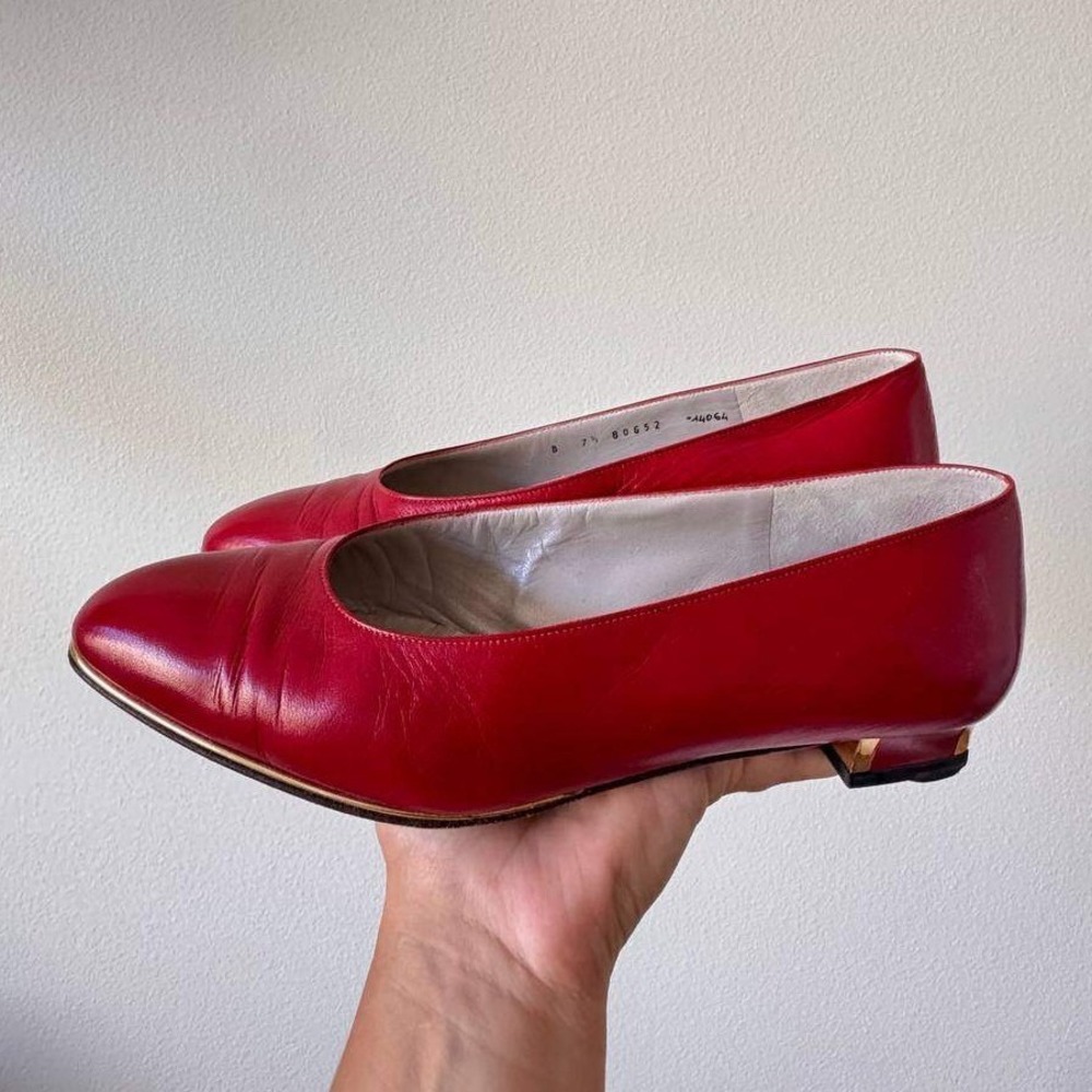 Vintage Bruno Magli Red Leather Kitten Heel Pumps 7.5 Made in Italy Old Money